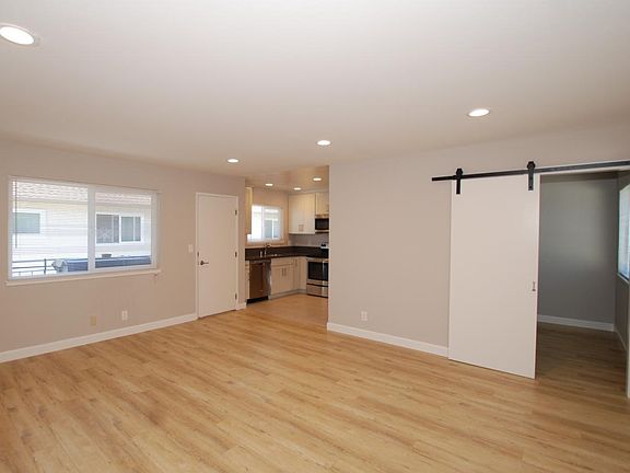 2nd image of 1588 Ontario Dr APT 5