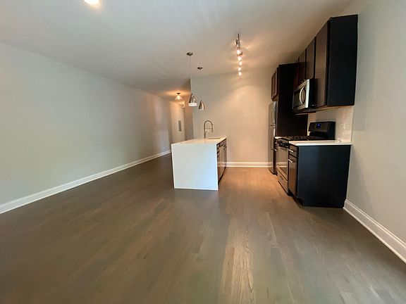 3rd image of 2459 S Washtenaw Ave #1E