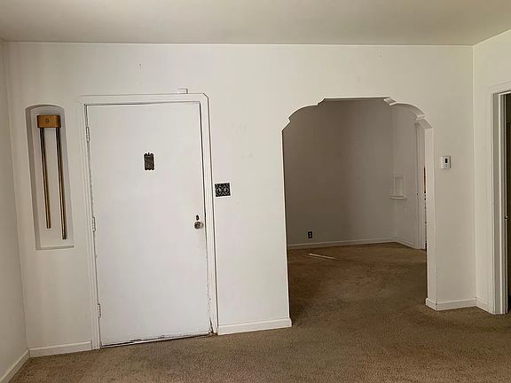 2nd image of 416 41st St