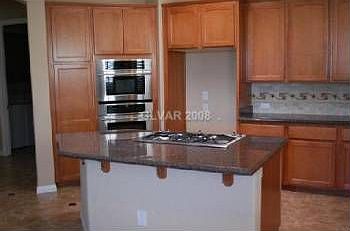 3rd image of 5198 Estasi St