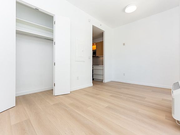 5th image of 26-04 Jackson Ave #4B