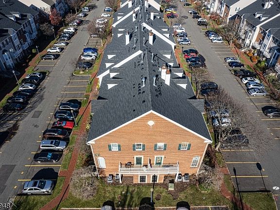 3rd image of 4 Holly St