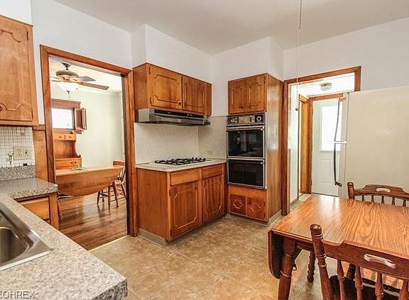4th image of 3414 W 120th St