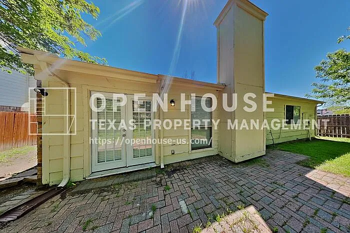 1805 Crimson Ct — Photo 18