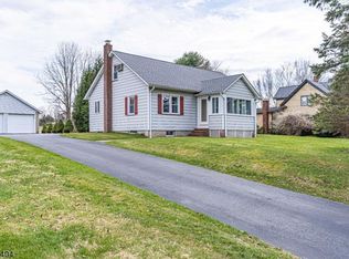 11 Cemetery Rd, Great Meadows, NJ 07838