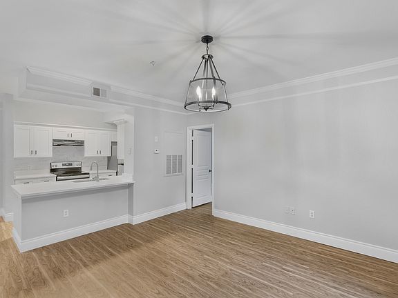 4th image of 17110 Carrington Park Dr APT 806