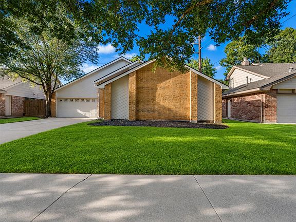 3rd image of 3035 Pecan Point Dr