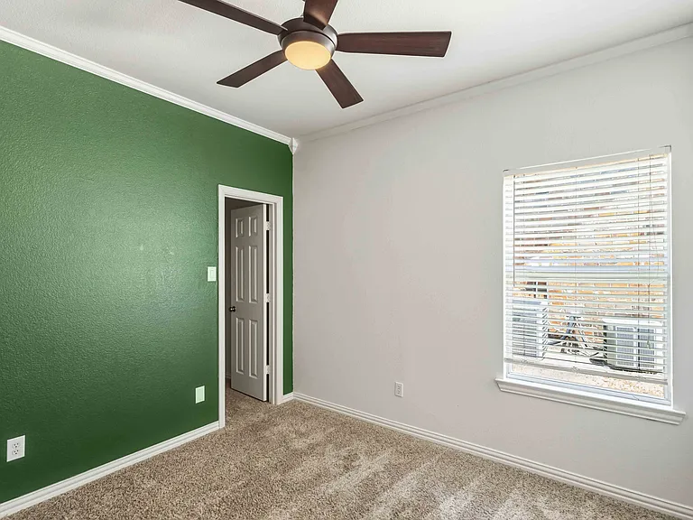 5918 Lafayette Dr — Photo 13