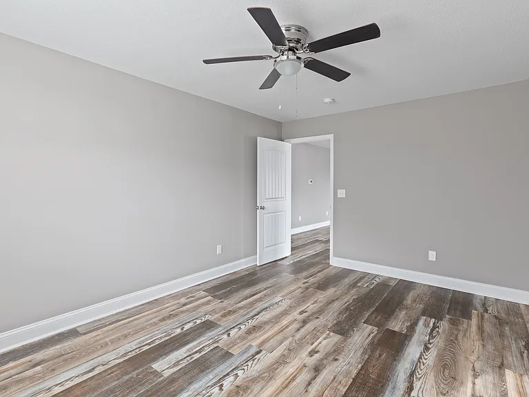 128 Michelle Ann Ct — Photo 13