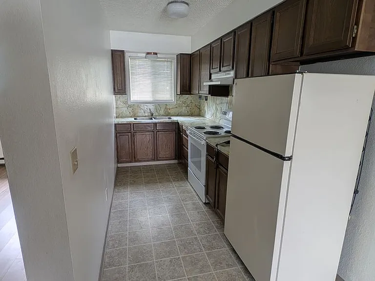 420 S Asbury St — Photo 24