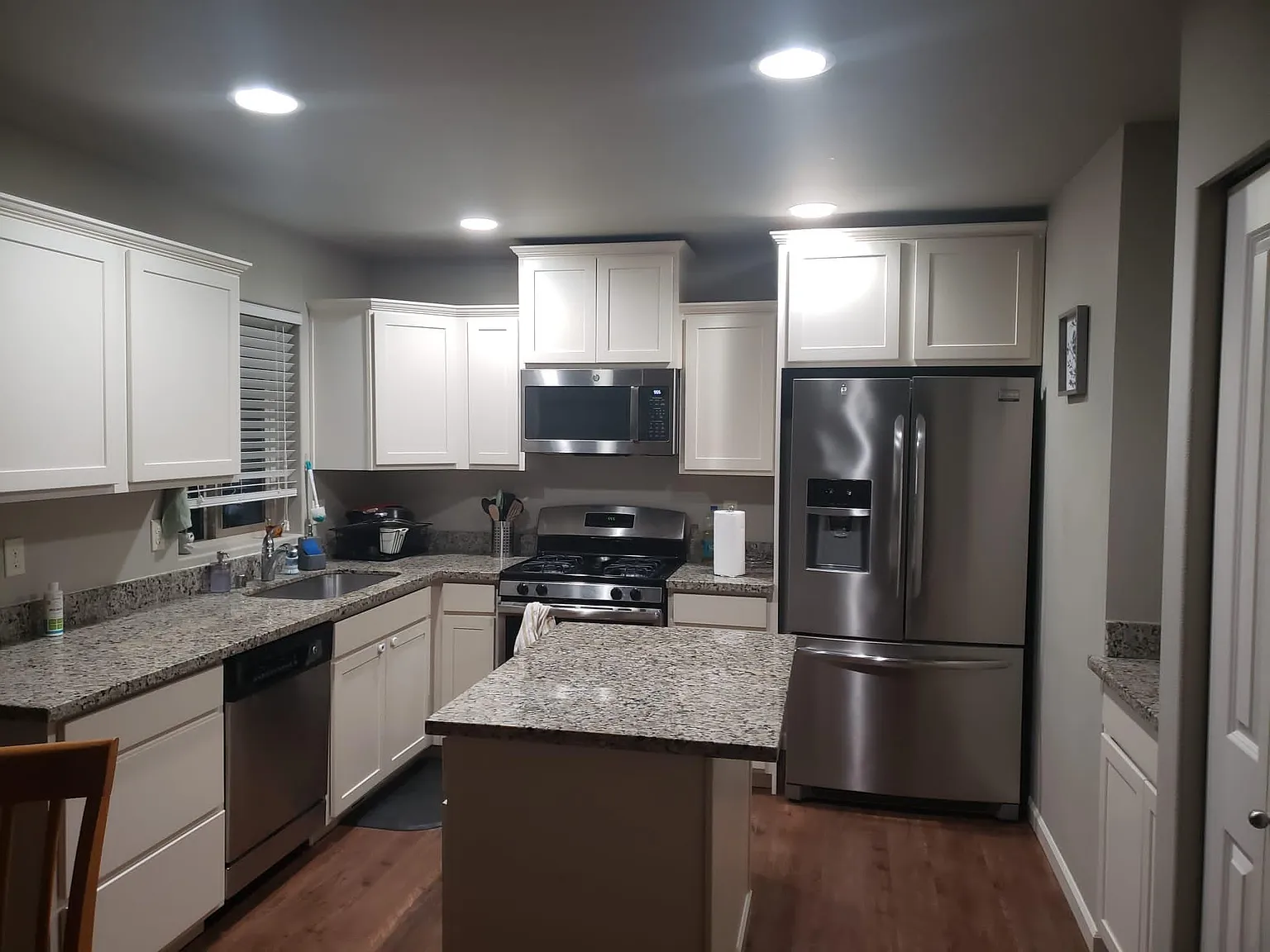 280 NE Tronson Cir — Photo 4
