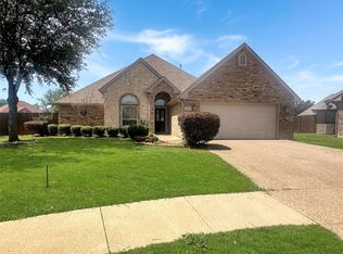 10717 Greenview Ct, Benbrook, TX 76126