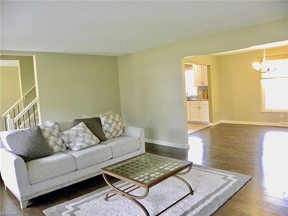 2nd image of 2788 Kingsbury Dr