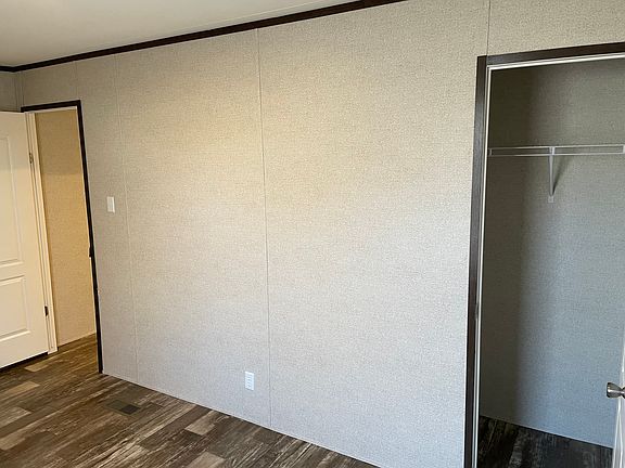 4th image of 3232 S Clifton Ave #444