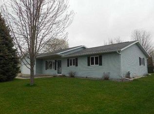 220 Forest St, Fox Lake, WI 53933