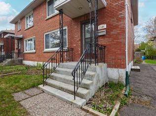 1104 Apolydor Ave, Ottawa, ON K1H8B2