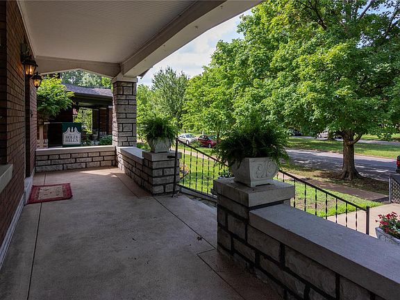 3rd image of 4058 Holly Hills Blvd