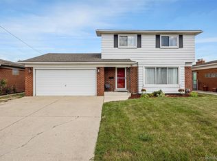 30552 Moulin Ave, Warren, MI 48088