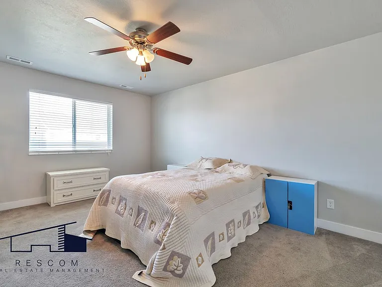 1439 Dunbar Ln — Photo 9