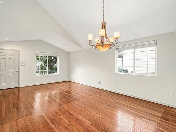 4th image of 17404 SE 15th Way
