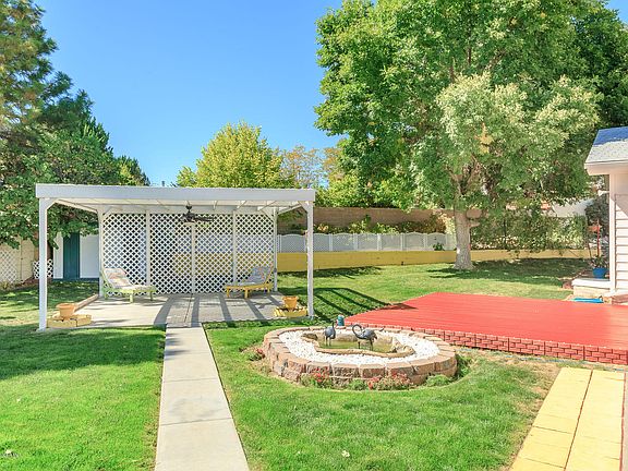 2nd image of 3105 Palomas Cir