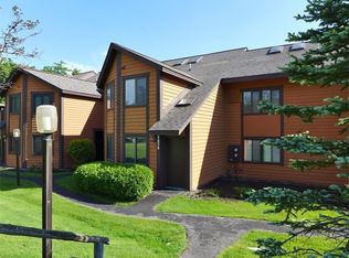 1271 Gristmill Ct, Hidden Valley, PA 15502