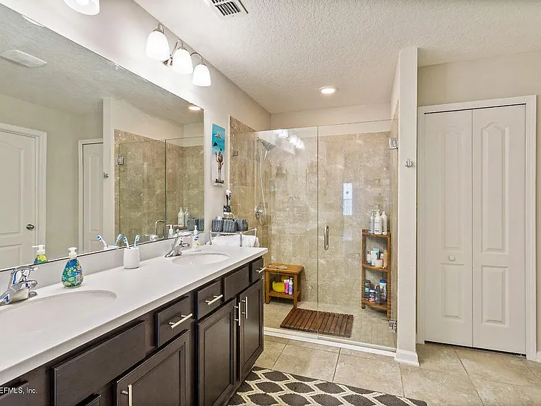 589 Seville Pkwy — Photo 10