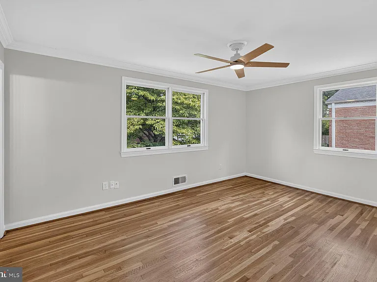 6035 Chatsworth Ln — Photo 24