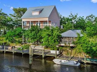 5169 E Way Dr, Pass Christian, MS 39571