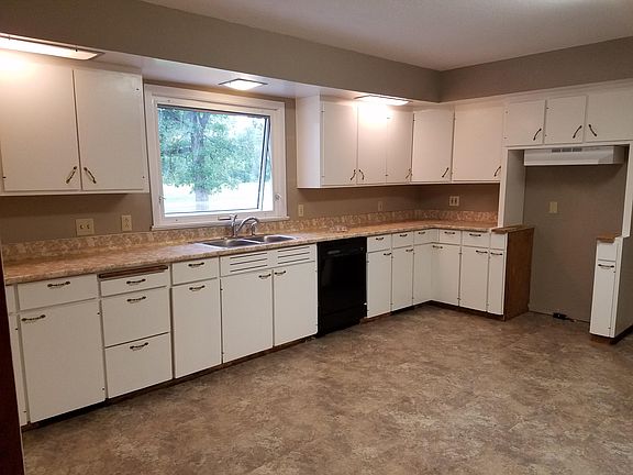 3rd image of 1194 140th Ave