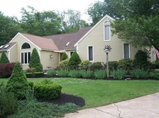 20 Harvestwood Dr, West Bridgewater, MA 02379