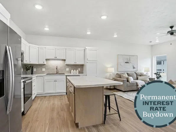 8025 E Tencate Pl, Sioux Falls, SD 57110