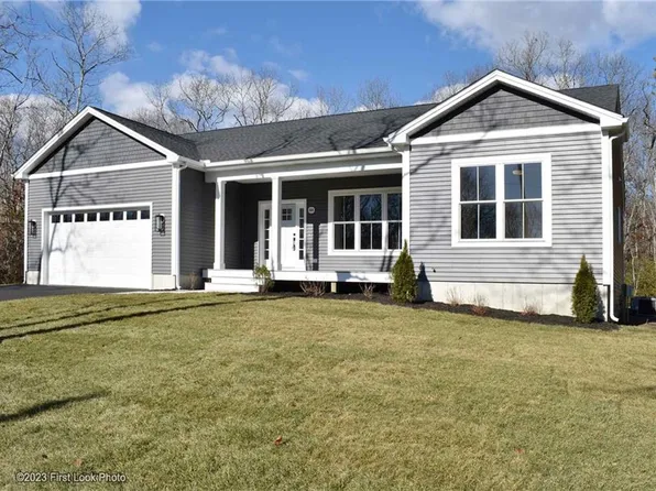 88 Mohawk Trl, Charlestown, RI 02813