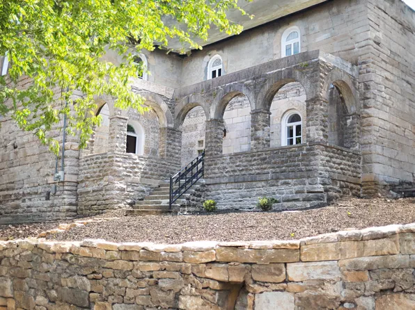 318 E Madison St, Pulaski, TN 38478