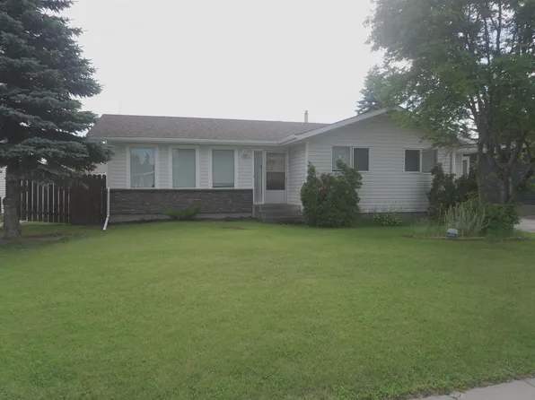 5713 49th St, Vegreville, AB T9C 1G6