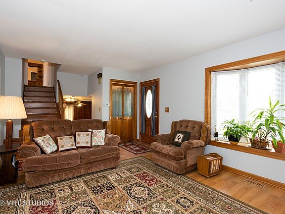 3rd image of 1907 Scarboro Dr