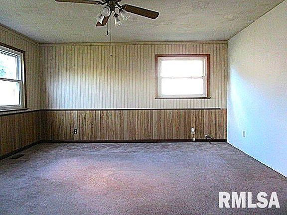 5th image of 403 Rosewood Dr