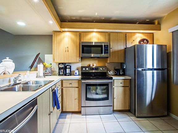 3rd image of 1501 Marina Isle Way APT 401