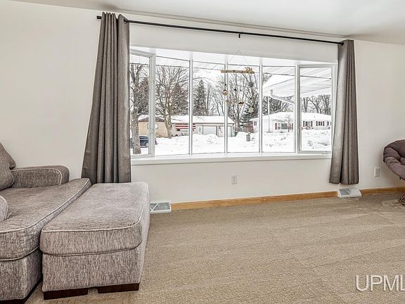 4th image of 1108 Garfield St