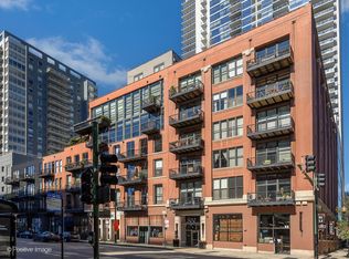 300 W Grand Ave APT 208, Chicago, IL 60654