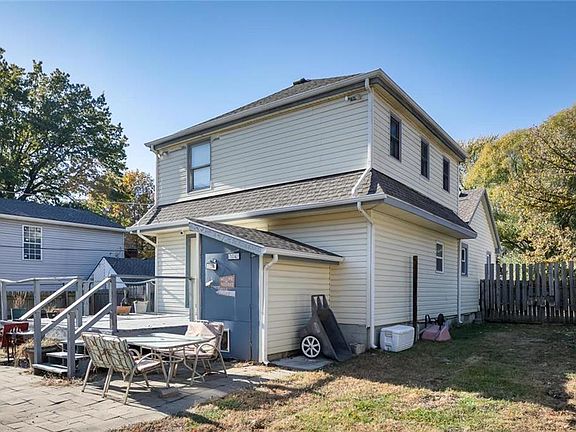 3rd image of 2723 S Windsor Ave