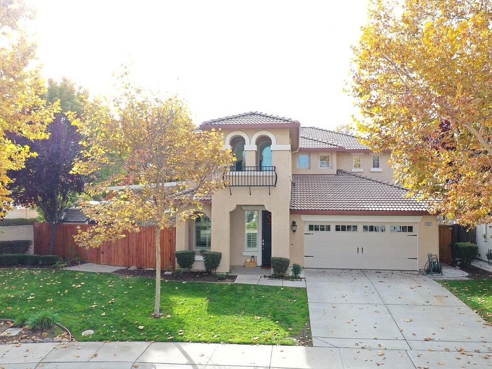 2nd image of 20637 Sarazen Pl