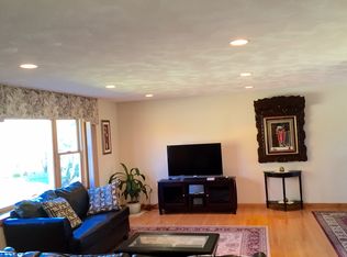 9 Cherokee Ln, Wilmington, MA 01887