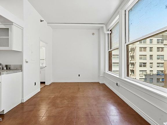 2nd image of 215 W 7th St APT 1003