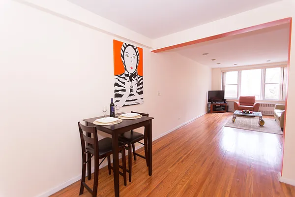Sold by Re/Max In The City | media 5