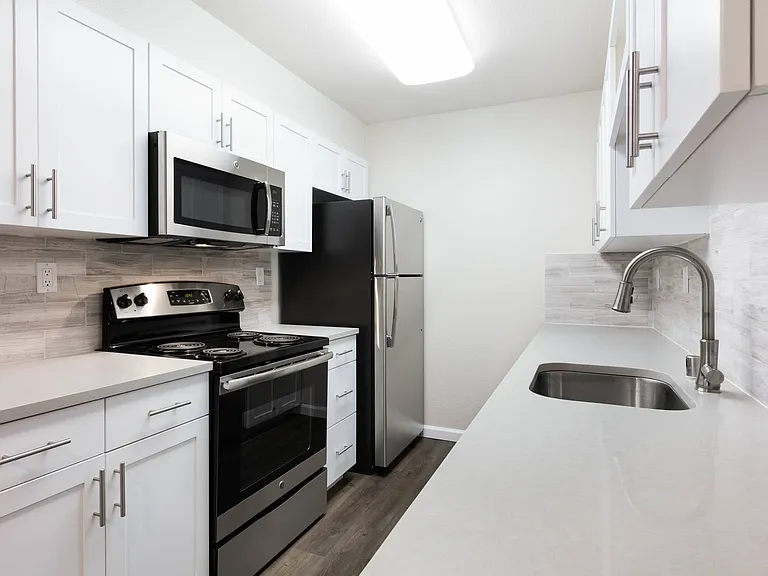 Park Wood Apartments — Photo 22