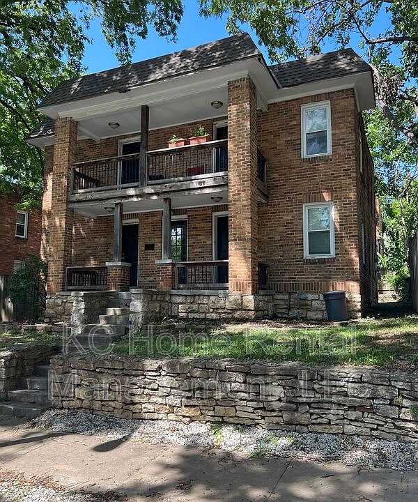 1st image of 1110 W 41st Ter APT 2W