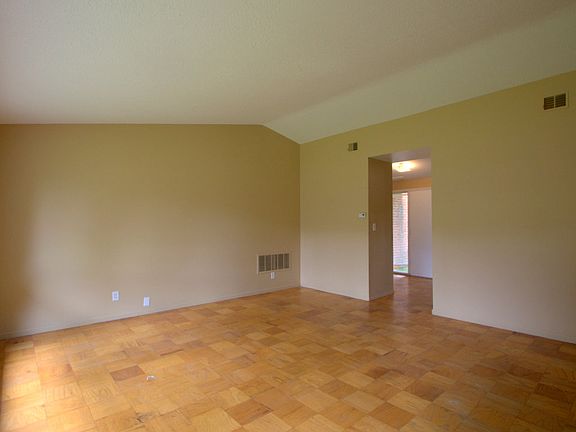 Spacious living room