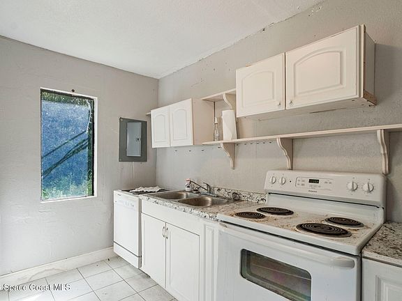 2nd image of 1417 Walter St