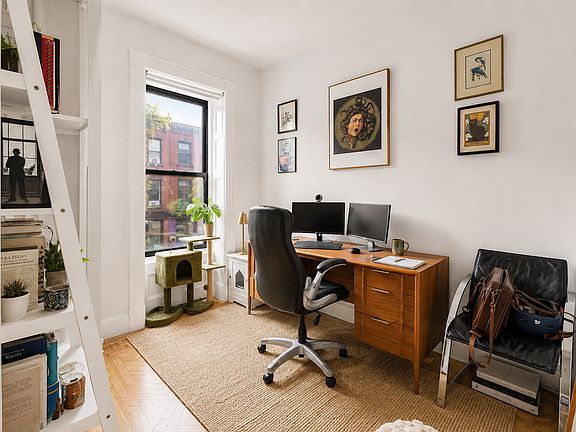5th image of 268 Smith St APT 2